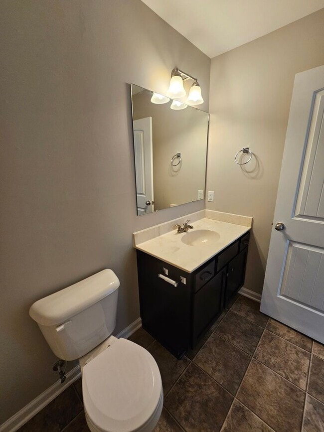 Building Photo - Marvelous 3 Bedroom Home in Lexington Plantation!