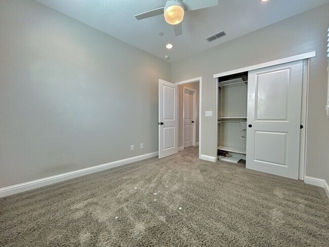 Building Photo - Beautiful Modern 3 Bedroom With Solar! - Apply Today!