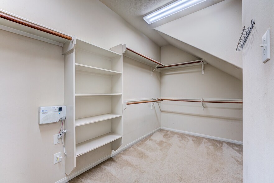 Building Photo - 4731 Autumn Pine Ln