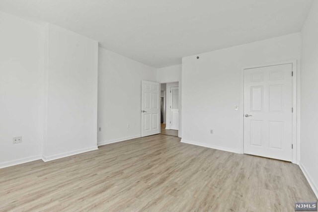 Building Photo - 509 River Rd