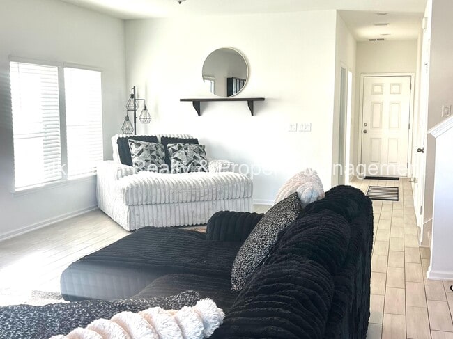 Building Photo - 377 Brookgreen Wy