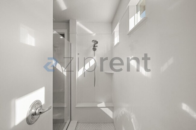 Building Photo - 1465 Blossom Way