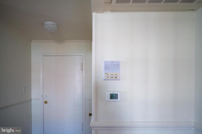 Building Photo - 6612 Wakefield Dr