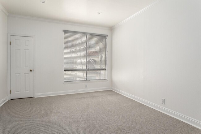 Building Photo - 5865 Friars Rd