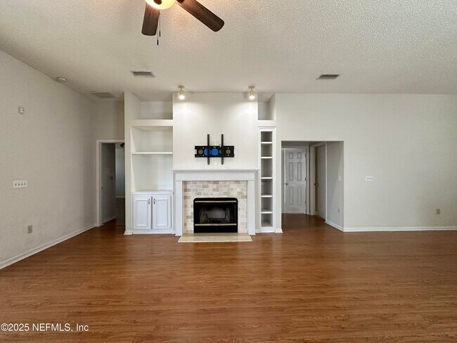 Building Photo - 1274 Ardmore St