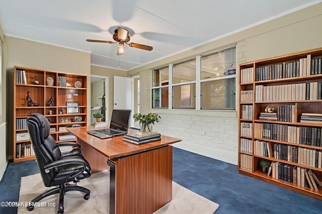Building Photo - 6190 Mercer Cir E
