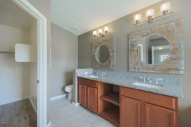 Building Photo - 8517 W Caribbean Ln