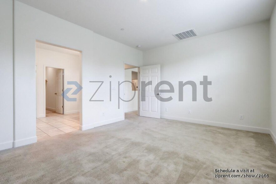 Building Photo - 292 Springfield Dr