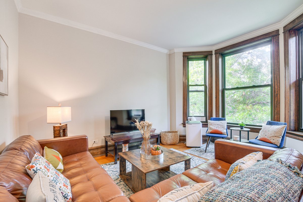 Building Photo - 5429 S Blackstone Ave