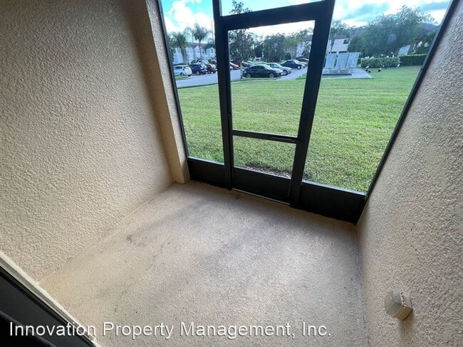 Building Photo - 2227 Seven Oaks Dr