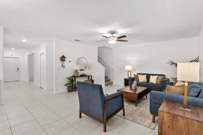 Building Photo - 1742 Red Loop