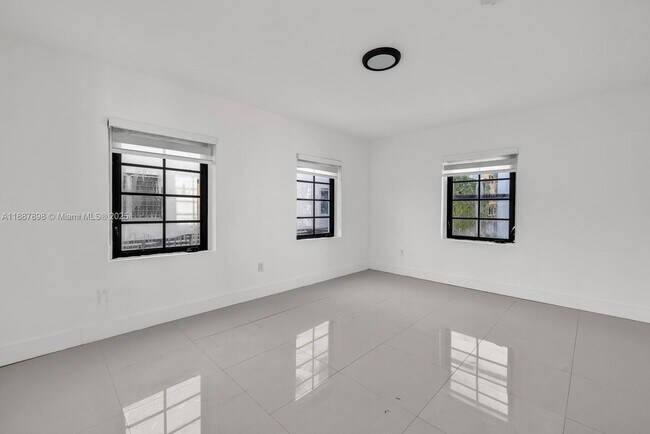 Building Photo - 7910 Byron Ave