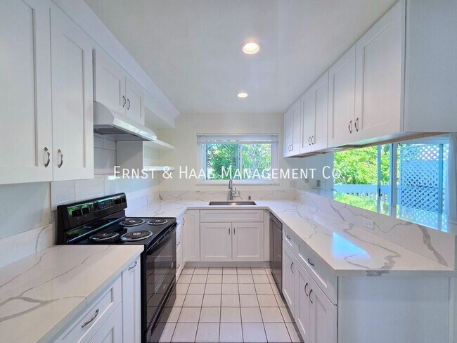 Building Photo - 1200 Opal St