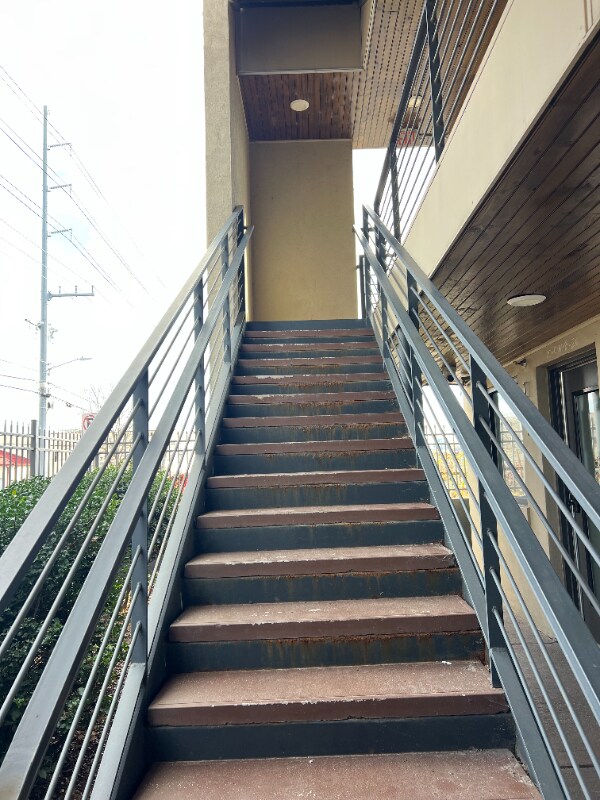 Building Photo - 2507 Clifton Ave