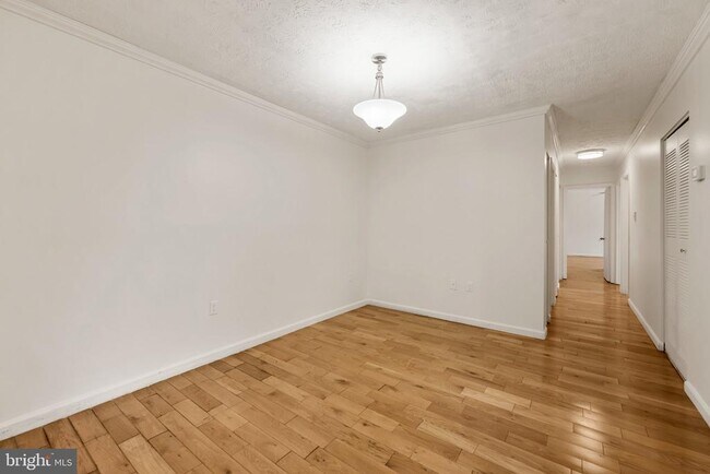 Building Photo - 7716 Hanover Pkwy