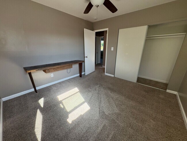 Building Photo - 4945 Mt Alifan Dr