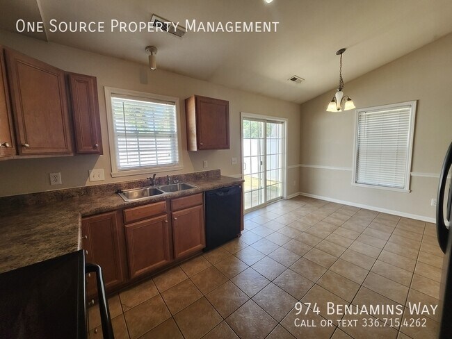 Building Photo - 974 Benjamins Way