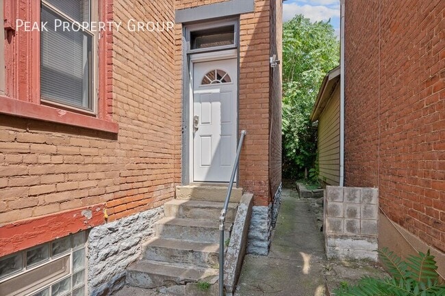 Building Photo - 2322 Chickasaw St