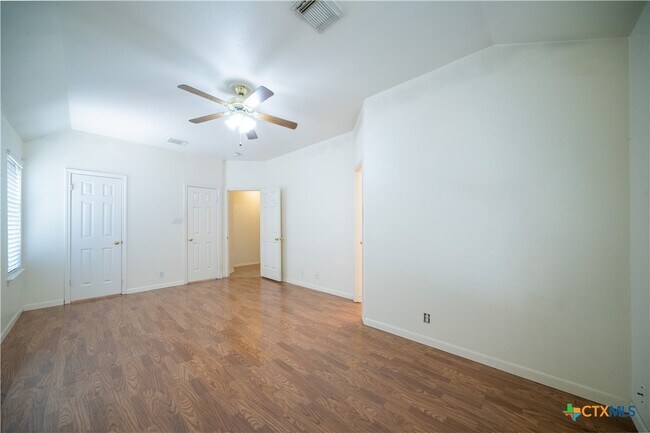 Building Photo - 1131 River Rock