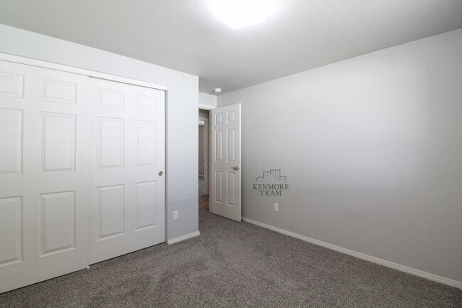 Building Photo - 7611 Pender Dr
