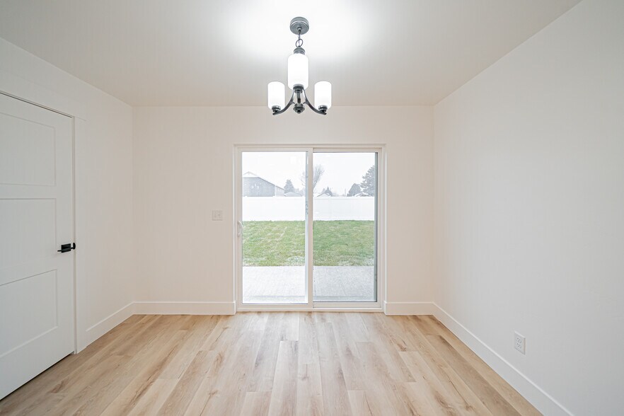 Building Photo - 497 Pleasant Country Ln