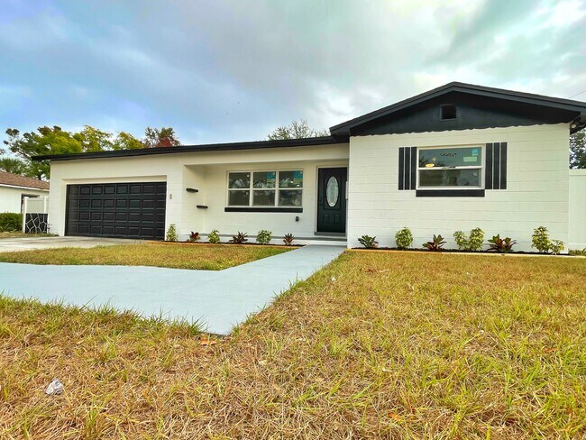 Primary Photo - 2860 35th St S