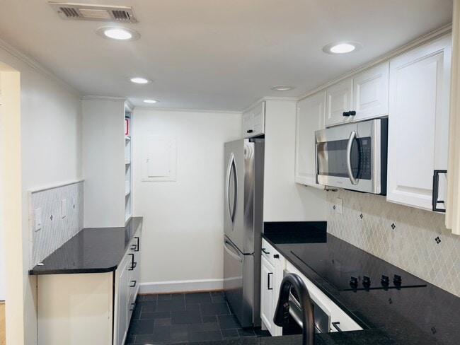 Building Photo - 1080 Wisconsin Ave NW