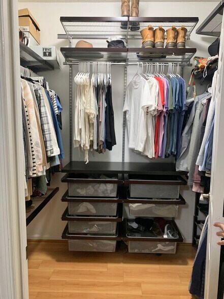 Building Photo - 1716 Lake Shore Crest Dr