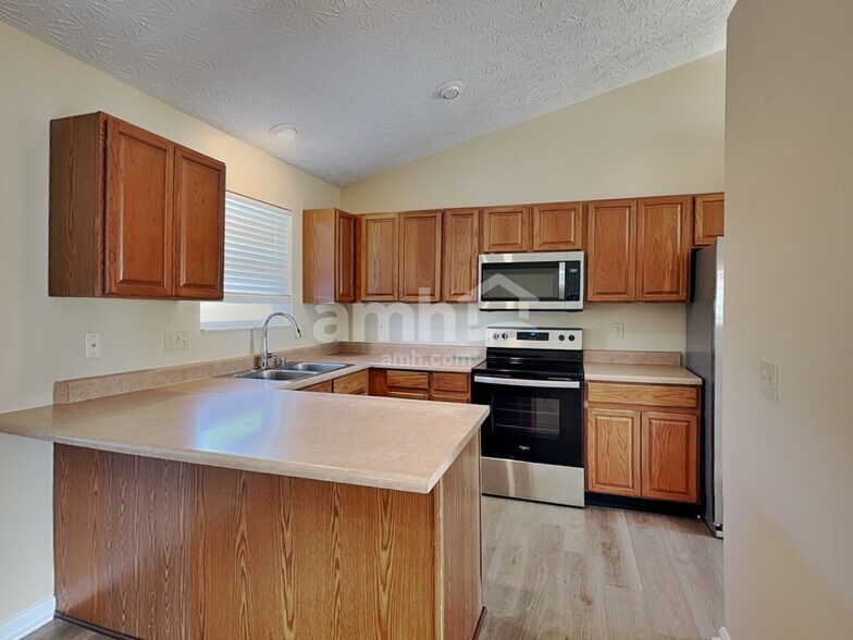 Building Photo - 10296 Manassas Ct