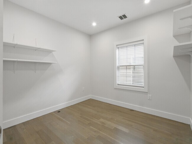 Building Photo - 494 Liberty Ave