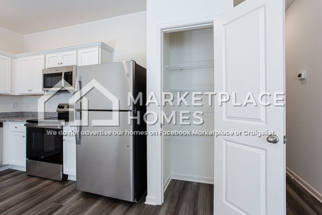 Building Photo - 308 Rydal Wy