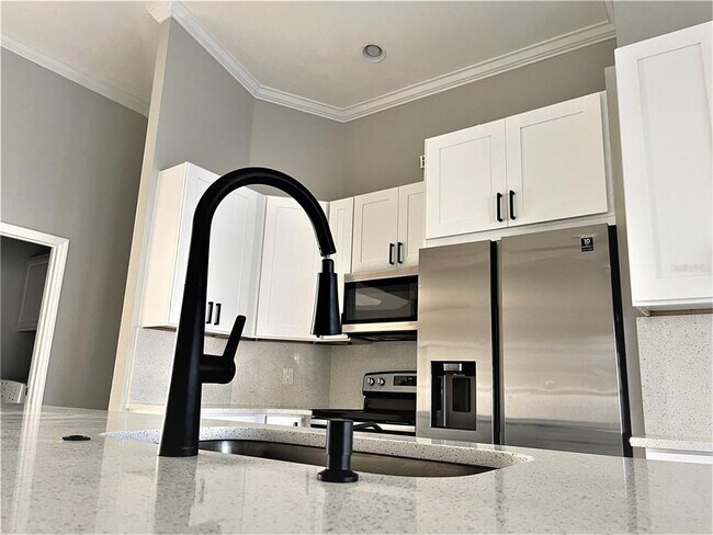 Building Photo - 304 Crisan Ct