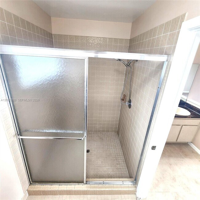 Building Photo - 11950 SW 49th Ct