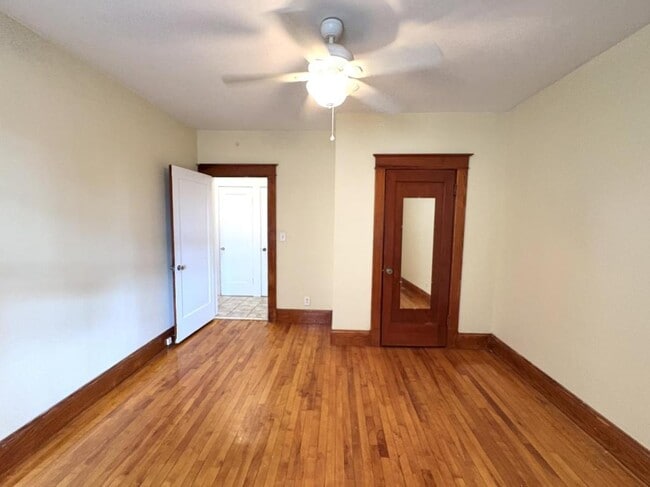 Building Photo - 105 Vale St