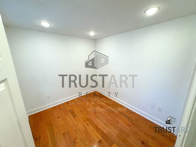 Building Photo - 2025 N 4th St