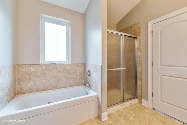 Building Photo - 3884 Wehrman Ave