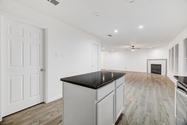 Building Photo - 3107 Rendezvous Ct