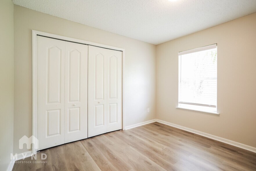 Building Photo - 7032 Beekman Lake Dr