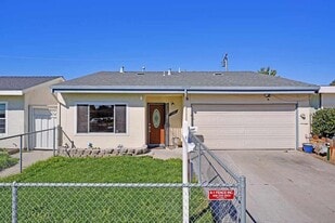 Building Photo - 1285 Boa Vista Dr