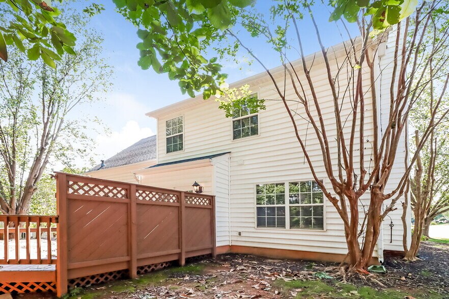 Building Photo - 13218 Ballara Pl