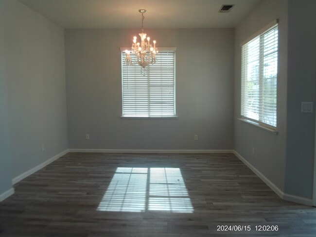 Building Photo - 1007 Mariposa Dr