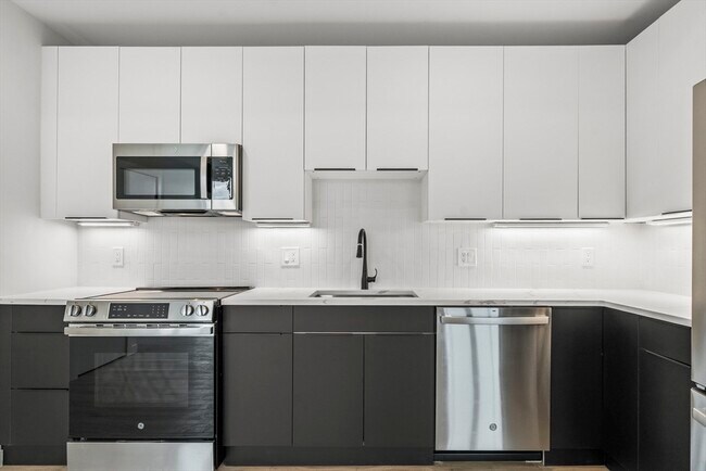 Building Photo - 24-28 Mt Pleasant St