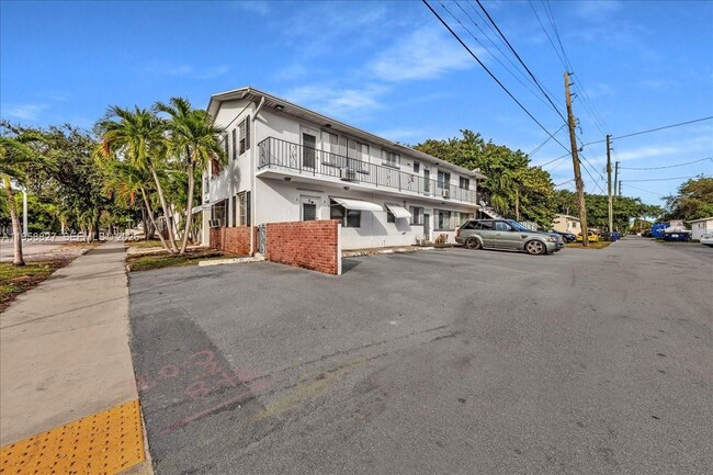 Building Photo - 707 S 19th Ave