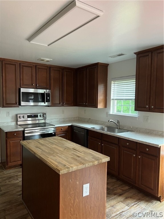 Building Photo - 3005 Falcon Creek Dr