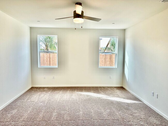 Building Photo - Lovely 4/2 Near Clovis East