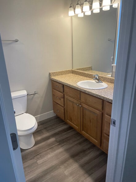 Building Photo - 44 N Garden Park Dr