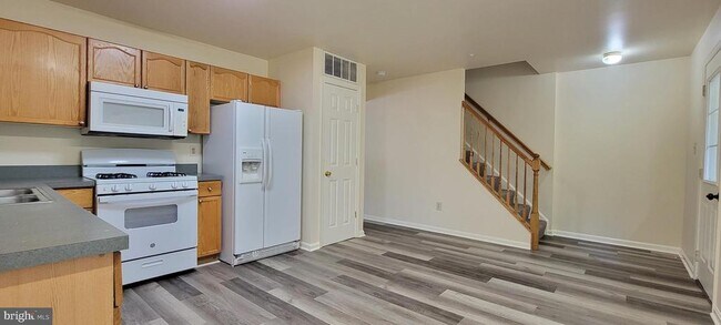 Building Photo - 601 Primus Ct