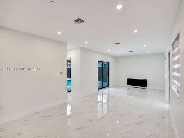 Building Photo - 7881 Hope St