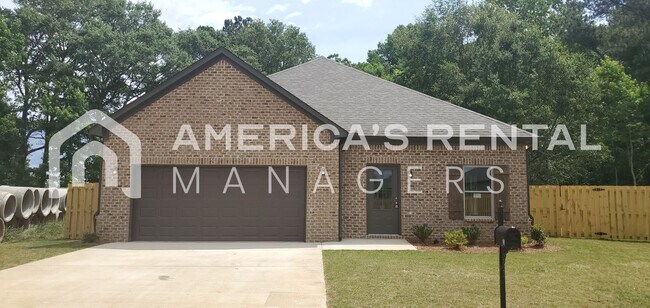 Building Photo - DEPOSIT PENDING! Home for Rent in Clanton, AL.. Available to View Now!!!