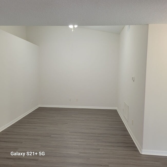 Building Photo - $1495 - 3/2/1 - Palm Coast - Rent Free in ...